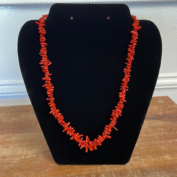 Jewelry - Vintage Graduated Red Coral Necklace